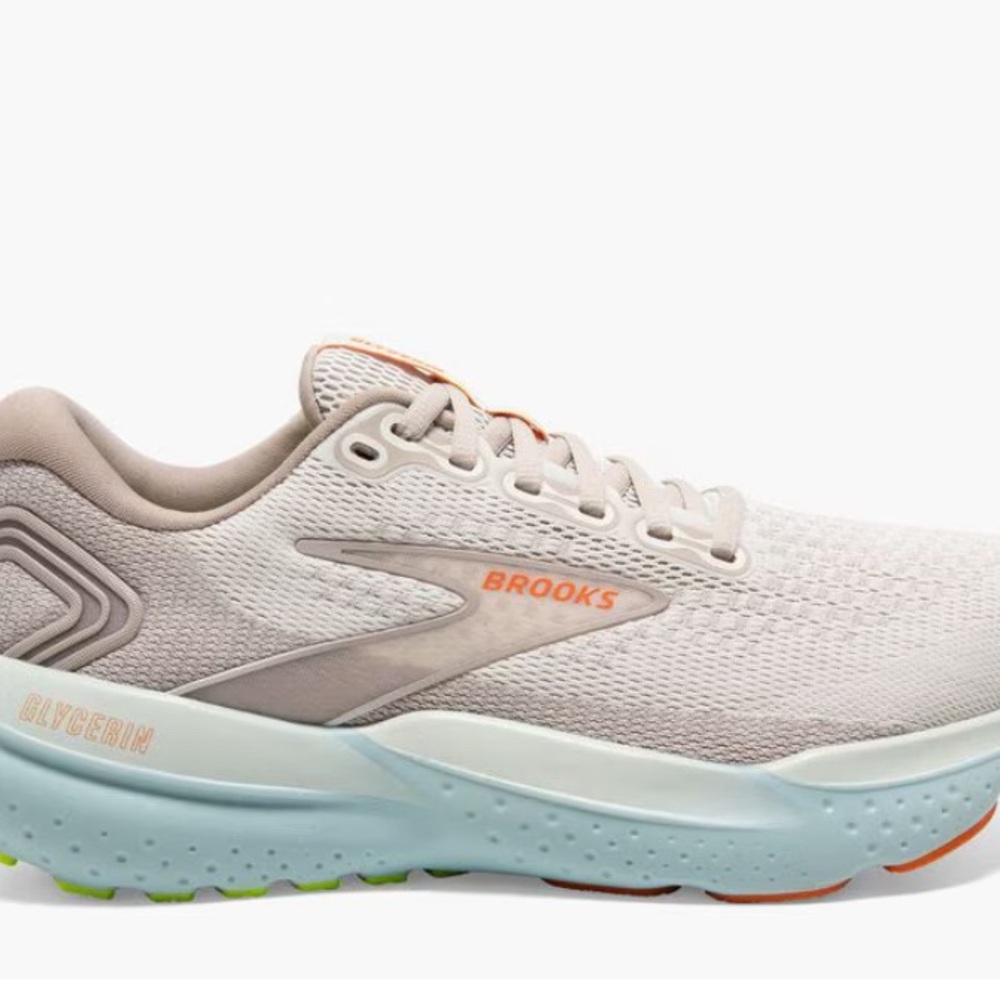 Brooks Women's Sneakers in Cream and Light Blue